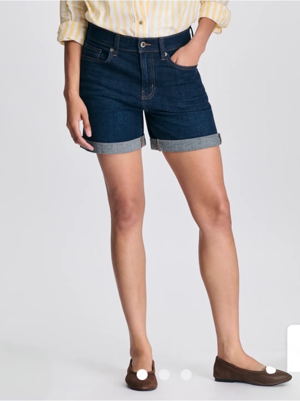 Eddie Bauer Denim Boyfriend Midrise Cuffed Shorts. Size 8